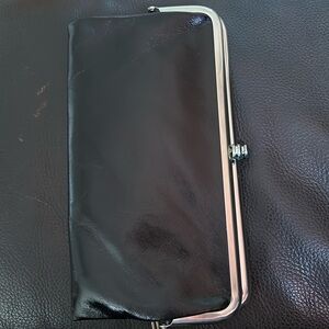 New Hobo Lauren Black Clutch wallet